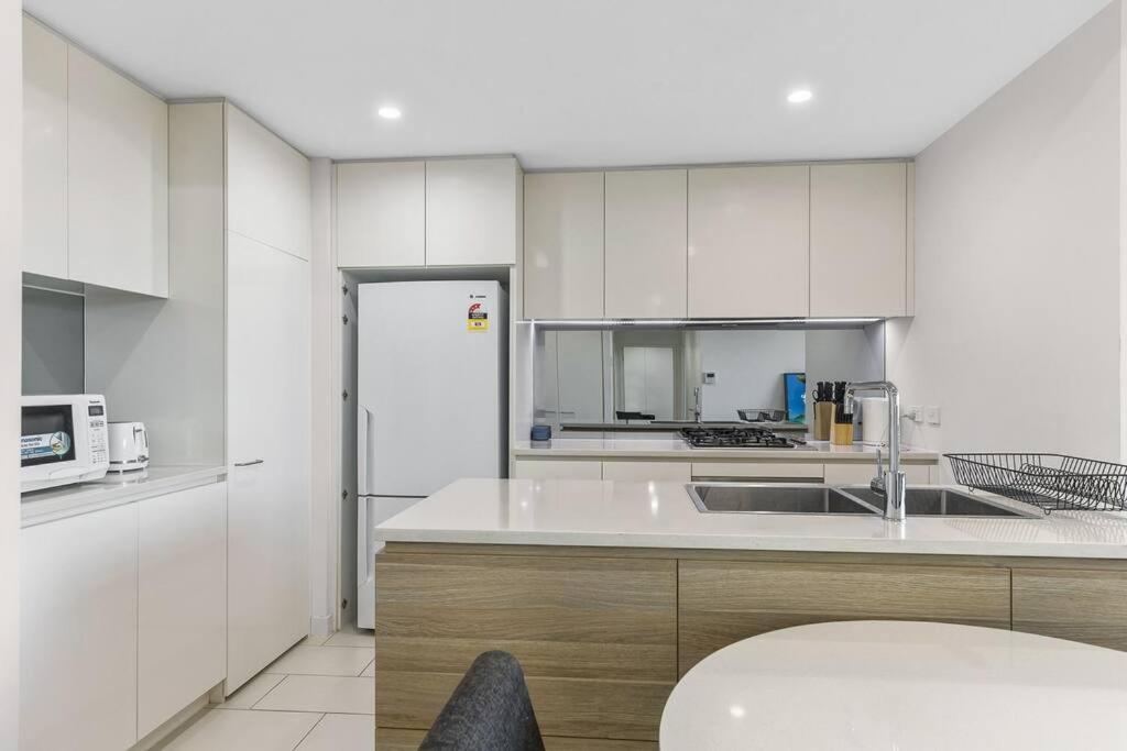 Two Bedroom Private Apartment In Lane Cove With Parking 悉尼 外观 照片